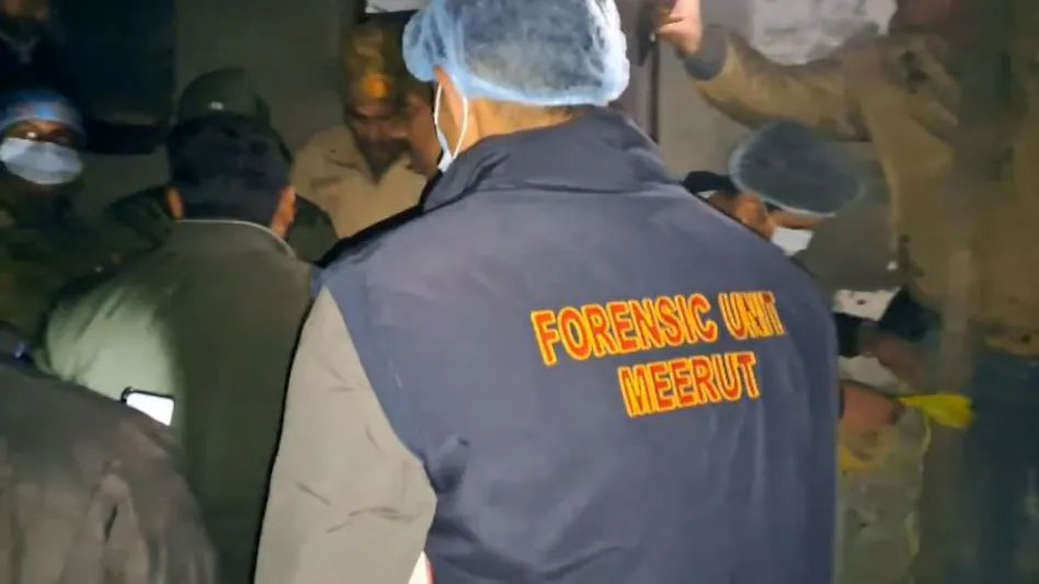 मेरठ में एक ही परिवार की 5 लोगों की हत्या, मृतकों में तीन बच्चे शामिल