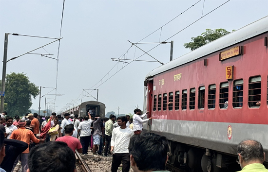 बिहार : बिहार में 2 भागों में बंटी मगध एक्सप्रेस, कपलिंग टूटने के बाद हुआ हादसा, यात्री परेशान  