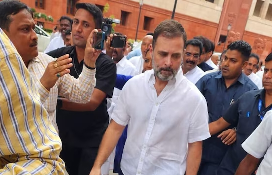 जगदीप धनखड़ मामले में राहुल गांधी का बड़ा बयान, कहा-मिमिक्री पर चर्चा क्यों? 150 निलंबित सांसदों पर चर्चा क्यों नहीं