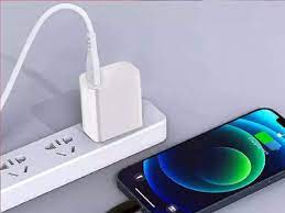 Apple iPhone 15 सीरीज के साथ कंपनी ने अपने कस्टमर्स को USB-C टाइप की सुविधा दी 