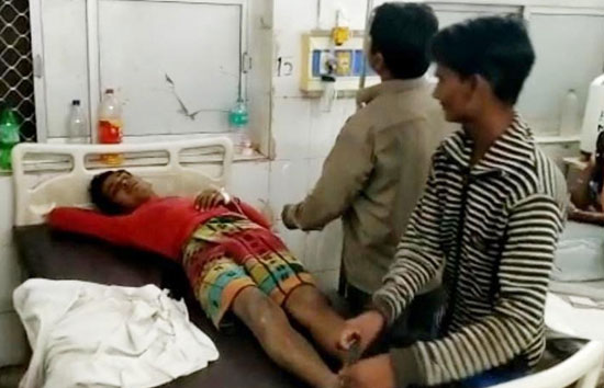 युवक के प्राइवेट पार्ट के रास्ते पेट में घुसा सांप! अस्पताल के डॉक्टर हुए हैरान,  लेकिन जांच में...मिला कुछ 