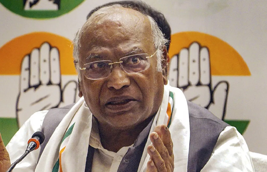 मल्लिकार्जुन खड़गे बोले-पीएम मोदी को महात्मा गांधी के बारे में नहीं पता तो संविधान के बारे में भी...होगा 