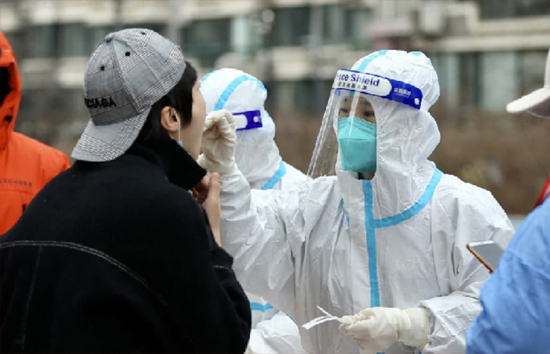 भारत में कोरोना से राहत, लेकिन इस देश में मिला नया वेरिएंट, बच्चों को रखा गया मां-बाप से दूर 