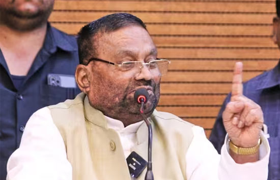 हिंदू धर्म को एक धोखा...अखिलेश की नसीहत के बाद स्वामी प्रसाद का एक और  विवादित बयान 