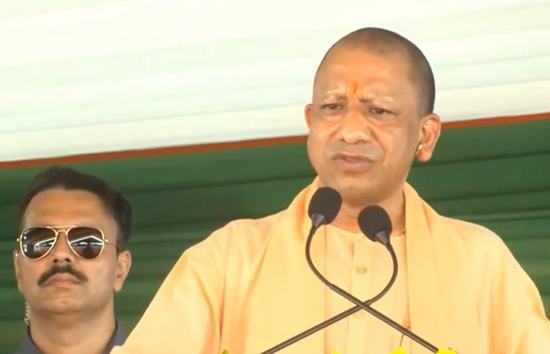 सुल्तानपुर लूट कांड :  आरोपी अनुज सिंह के एनकाउंटर पर बोले CM योगी, कहा-व्यापारी की सुरक्षा में कोई सेंध नहीं लगा सकता