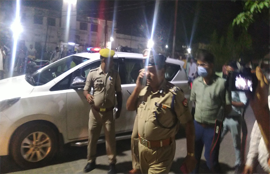 UP: देवरिया में भीषण सड़क हादसे में 6 लोगों की मौत, कई घायल 