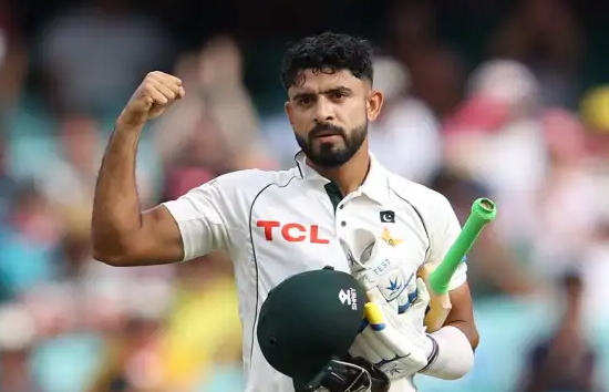 पाकिस्तानी क्रिकेटर आमिर जमाल को मिली सजा, '804' नंबर लिखी कैप पहनने पर 1.3 मिलियन का जुर्माना