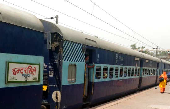 लखनऊ-बनारस इंटरसिटी समेत कई ट्रेनें आज से 3 अक्टूबर तक निरस्त 