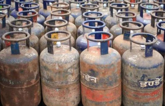 83 रुपये सस्ता हुआ LPG सिलेंडर, नई कीमतें आज से होंगे प्रभावी, फटाफट करें चेक