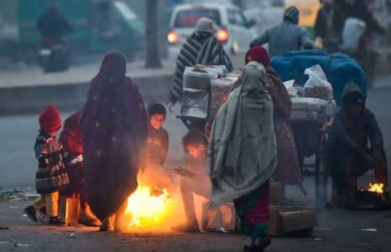 घने कोहरे के साथ दिल्ली में नए साल की होगी शुरुआत, पड़ेगी कड़ाके की ठंड, IMD की चेतावनी 