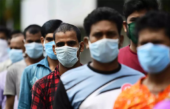 कोरोना के नए मामलों में आई भारी कमी,  24 घंटे में 5,921 नए केस 