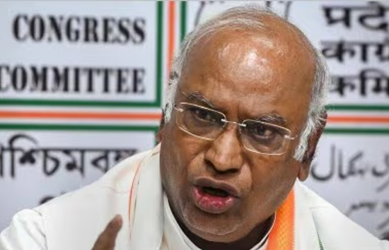 महाराष्ट्र विधानसभा चुनाव : बागियों के खिलाफ कांग्रेस का बड़ा एक्शन, पार्टी के खिलाफ काम करने वाले 22 सस्पेंड