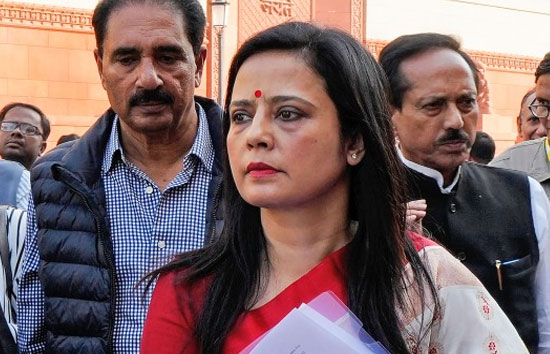 सांसदी के बाद अब महुआ मोइत्रा का खाली कराया जाएगा सरकारी बंगला! बेदखली का नोटिस जारी 