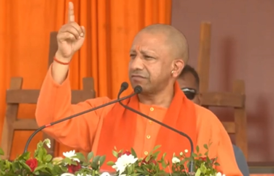 महाराष्ट्र के वाशिम में गरजे सीएम योगी, बोले-सत्ता आती रहेगी, जाती रहेगी लेकिन भारत रहना चाहिए