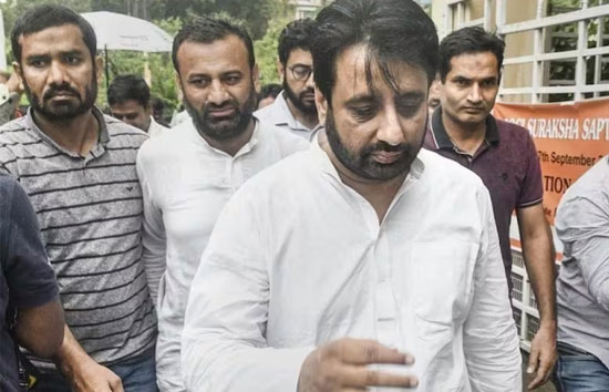 आप विधायक अमानतुल्ला खान के ठिकानों पर ईडी की रेड, जामिया नगर सहित दिल्ली-NCR के कई स्थानों पर तलाशी जारी  