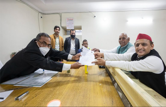 अखिलेश यादव ने किया करहल सीट से नामांकन, बीजेपी पर बोला हमला