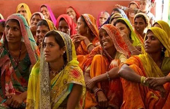 भारत में कर्ज लेने वाली महिलाओं की बढ़ी संख्या, जाने किस काम के लिए इतना रुपया