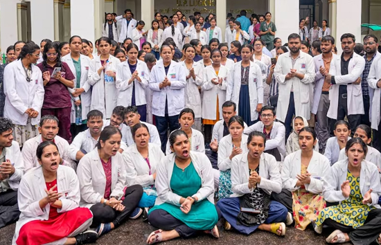 कोलकाता रेप और मर्डर केस : आरोपी CBI हिरासत में, लखनऊ-दिल्ली समेत कई जगहों पर प्रोटेस्ट जारी