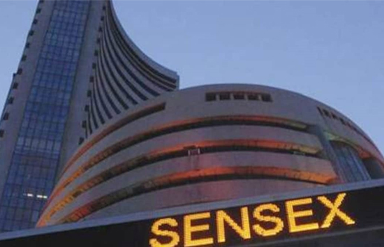 रूस-यूक्रेन के युद्ध चलते शेयर बाजार धड़ाम, 1025 अंक तक लुढ़का सेंसेक्स