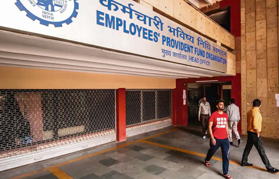 EPFO कर्मचारियों को देगी नई सुविधा, PhonePe और Paytm से निकाल सकेंगे पीएफ का पैसा, जाने कब से मिलेगी 