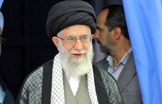 अयातुल्ला खामनेई पर मंडरा रहा मौत का खतरा, ऐसा हुआ तो बदल जाएगा ईरान का भविष्य?