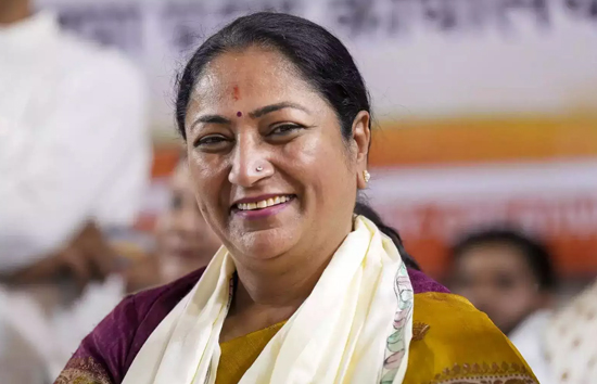 दिल्ली CM का अलग अंदाज...अब तो कोई खाने के लिए भी नहीं पूछता, पराठे ही खिला दो यार