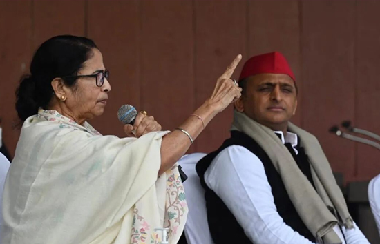 इंडिया ब्लाक में दरार, नीति आयोग की बैठक में हिस्सा लेंगी ममता बनर्जी, अखिलेश पर सस्पेंस बरकरार 